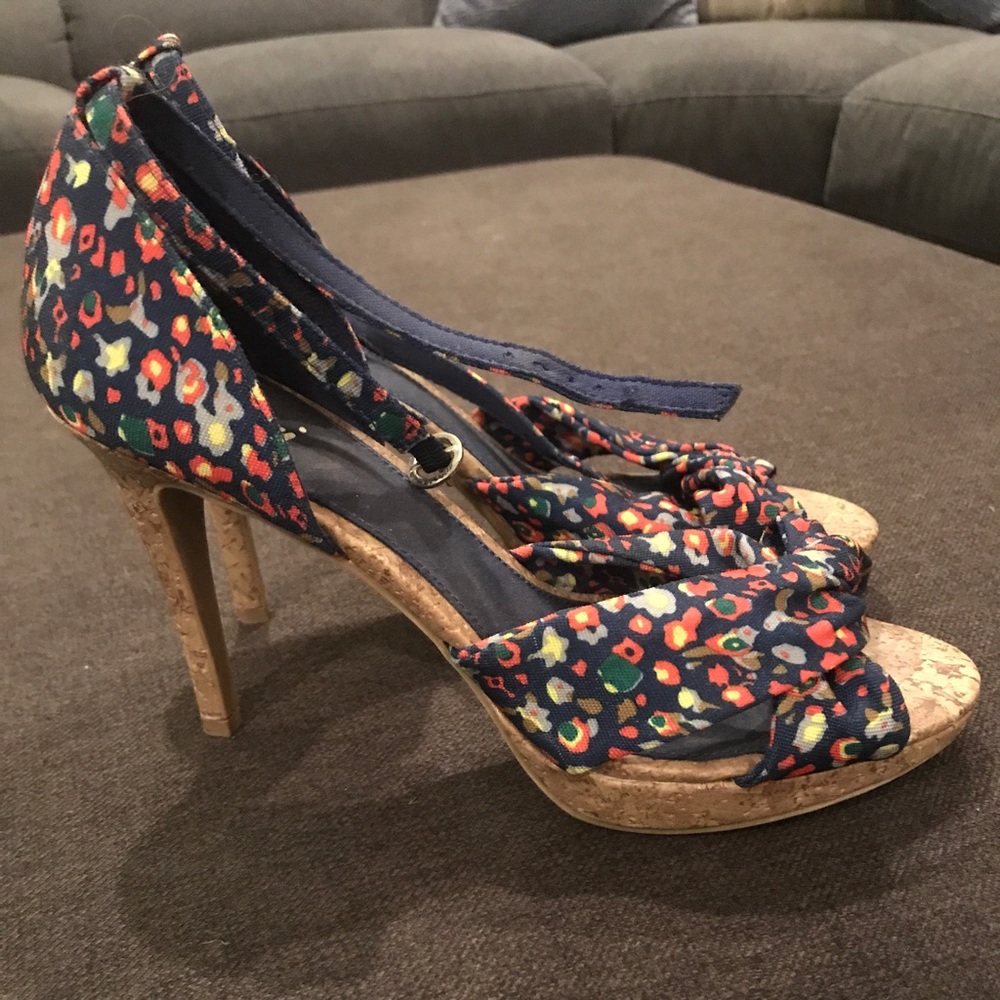 Adorable summer shoe